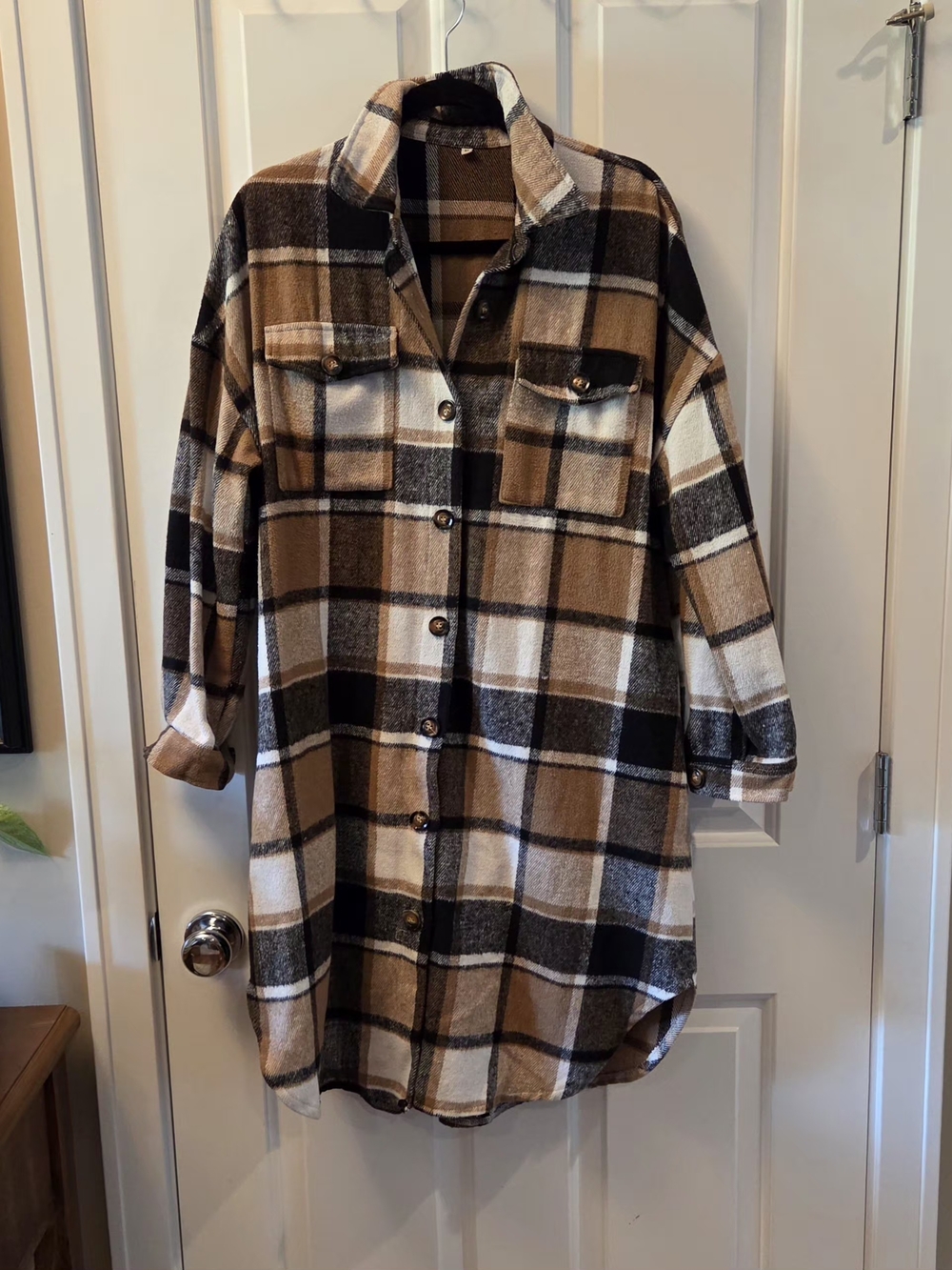 Boutique Womens Long Plaid Flannel Shacket Size M Brown Black Cream Fall EUC